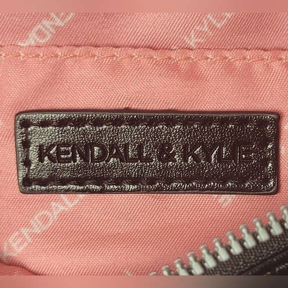 KENDALL & Kylie Fanny Pack - Picture 4 of 8